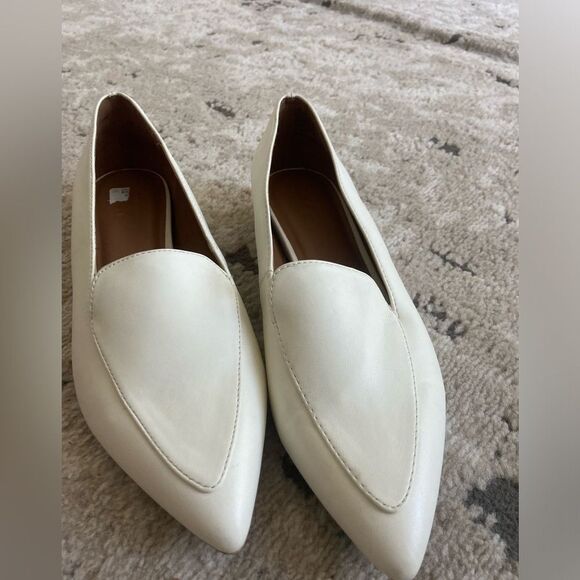 NORDSTROM RACK Mansfield Loafer in White Sz 7M man made materials ivory - Picture 2 of 10